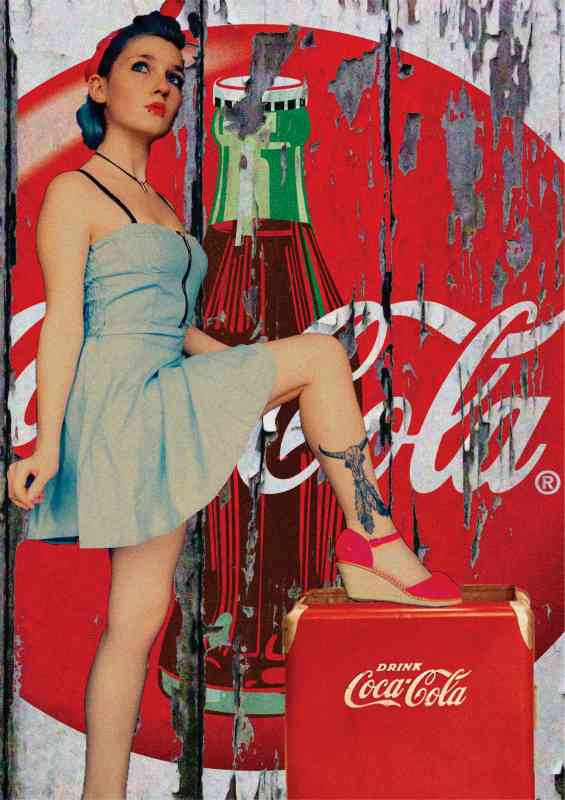 Cola everyones faviorte drink | Di-Bond