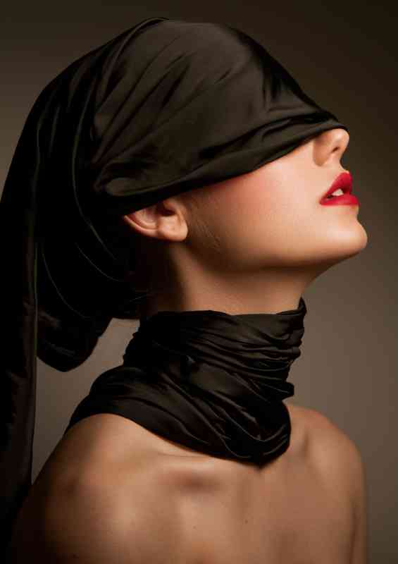 Lady with her eyes covered | Canvas